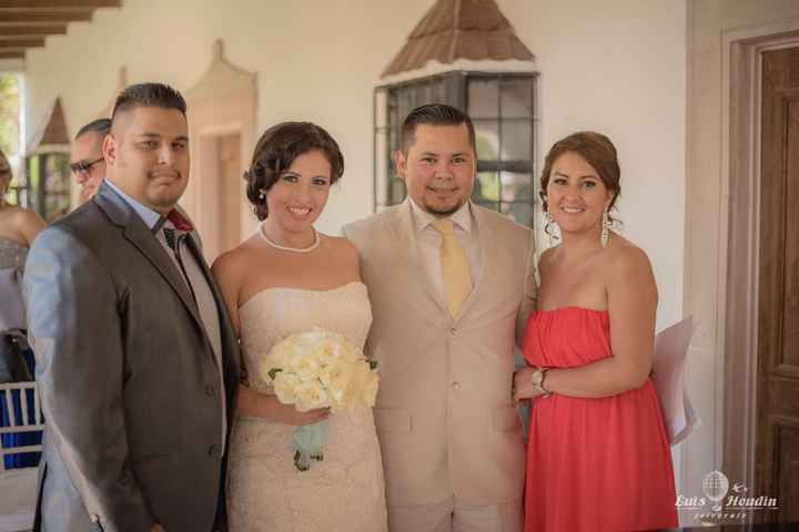 A casi un mes de casados les comparto unas fotos - 8