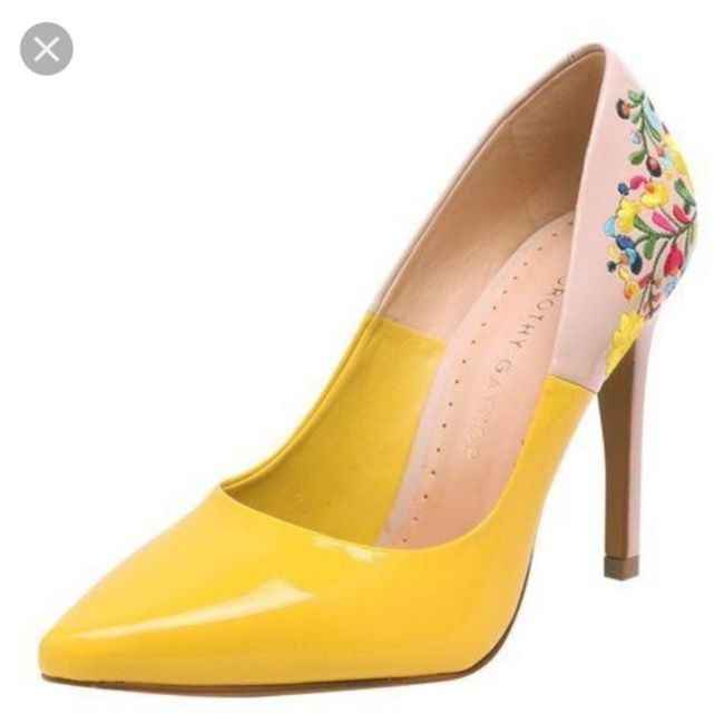 Colores: Zapatillas Amarillas - 3