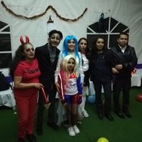 FIESTA CON MONSTRUOS Y VIVOS