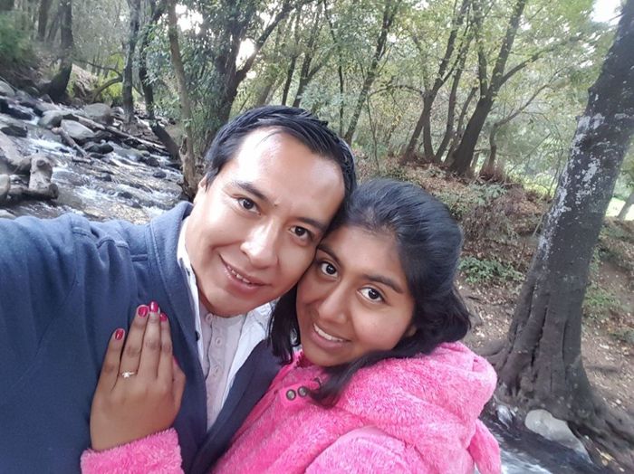 ¿ Con qué fotografía anunciaron su compromiso ? 2