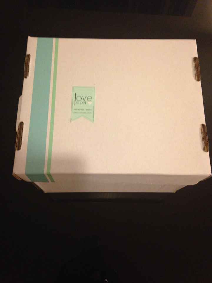 Caja con invitaciones