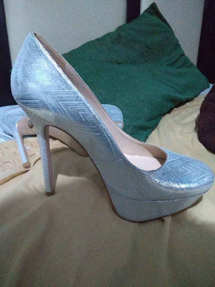 Avances de la semana zapatillas e invitaciones :) - 1