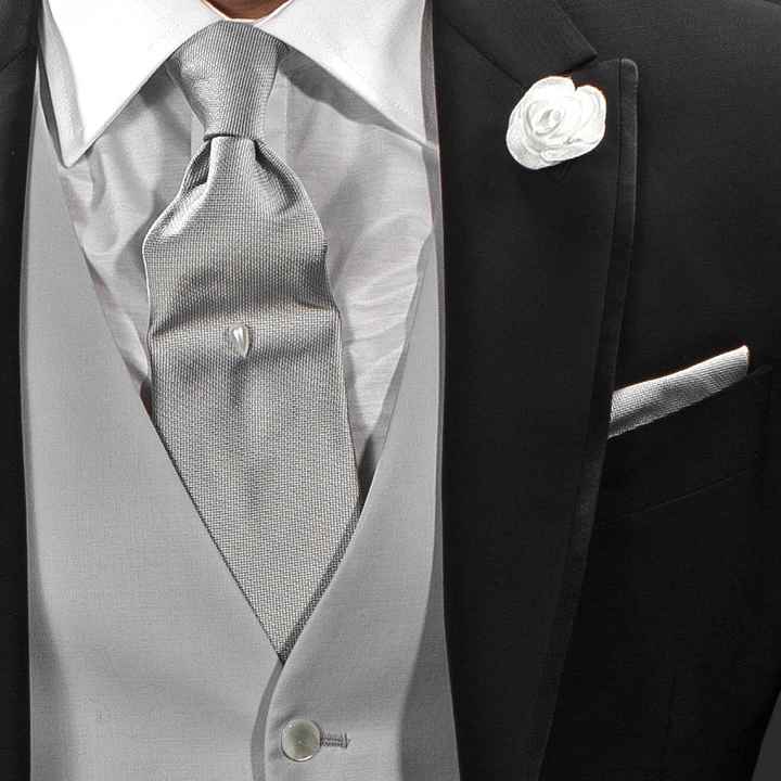 Traje del novio.