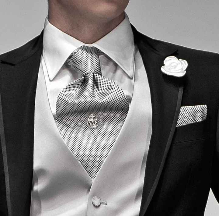 Traje del novio.
