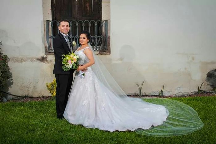 Vestidos con cola larga ¿Si o No? 1