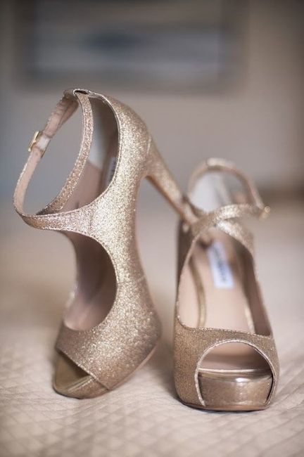 Zapatos de novia con un toque de dorado 2