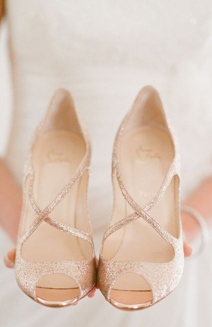 Zapatos de novia con un toque de dorado 13