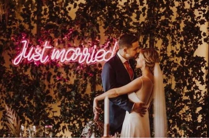 Ideas de letreros Neon para iluminar tu gran día 11