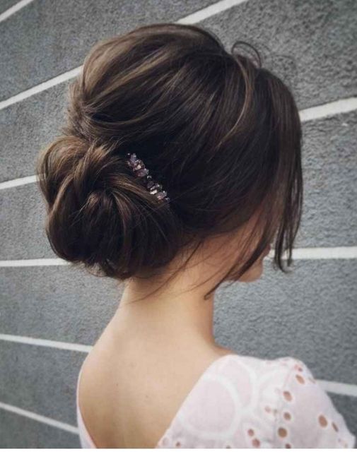 Peinados tipo recogido bajo para novia 👰🏻 38