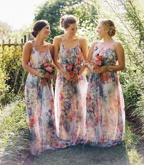 Damas con vestidos florales 20