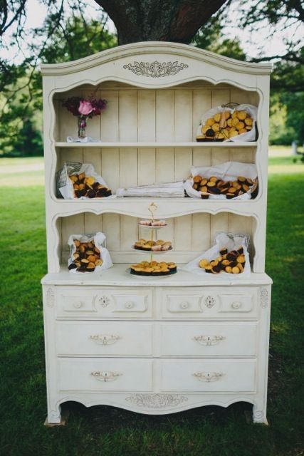 Un toque vintage en tu mesa de postres 17