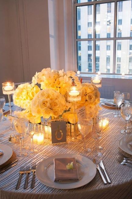 Colores: centros de mesa en amarillo 5