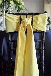 Colores: Sillas decoradas en amarillo 7