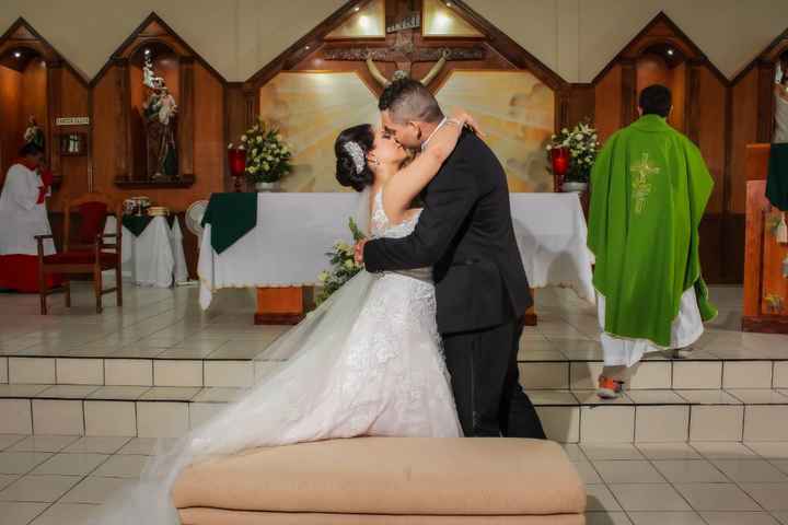 Muestranos tu foto favorita durante la ceremonia religiosa o civil!! - 1