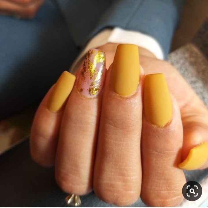 Colores: uñas color amarillo para tu día b - 1
