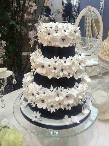 Black wedding cake - 1
