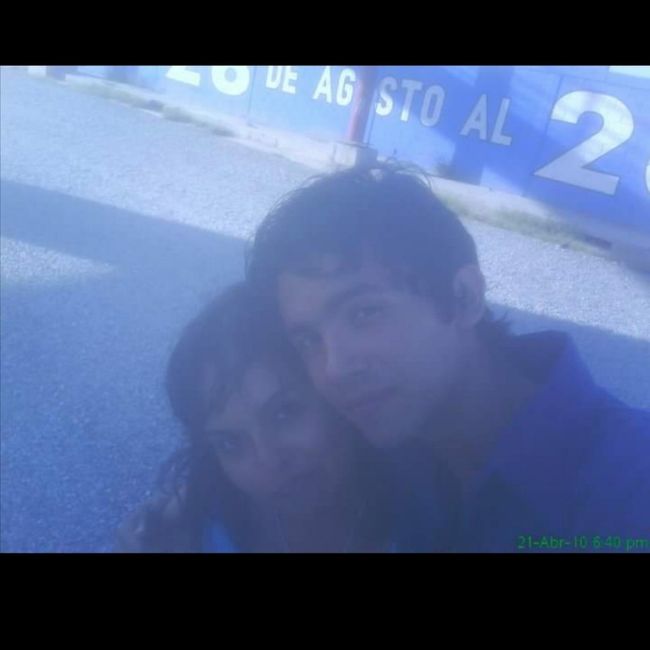 ¿Cuál fue la primera foto en pareja que subieron a las redes sociales? 12