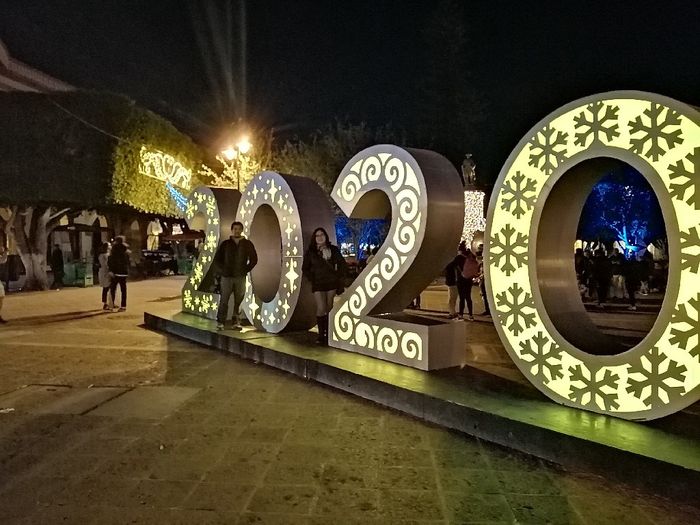 La última foto del año juntos 💑🎉🍇 13