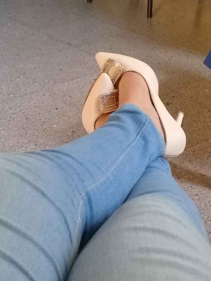Mis zapatitos para el civil - 2