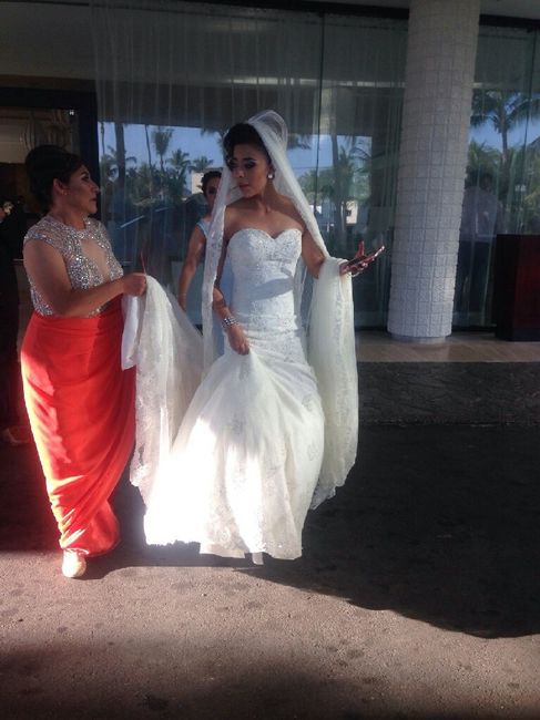 Cómo es su vestido? - 1