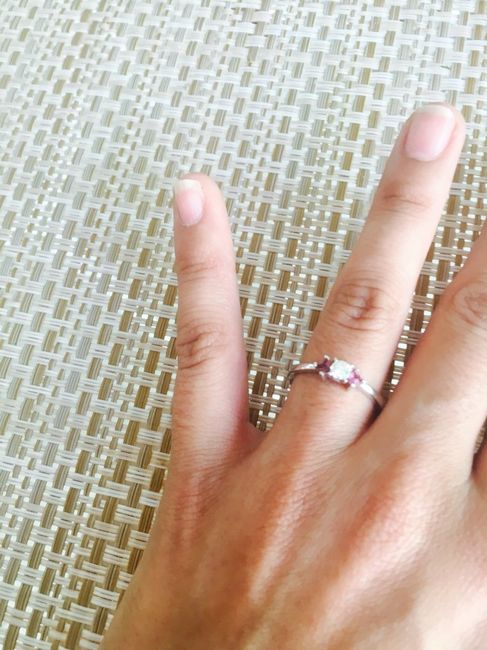 Presuman su anillo jeje - 1