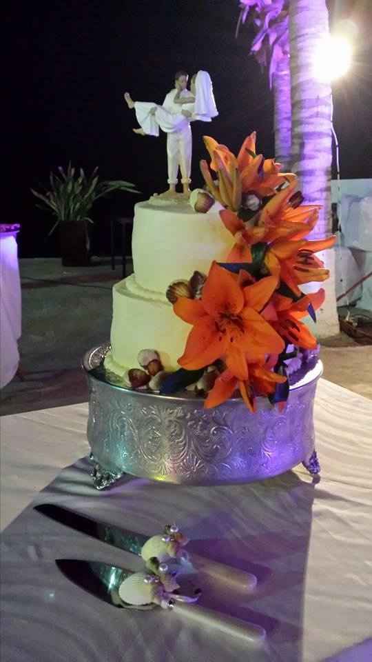 pastel de boda en playa