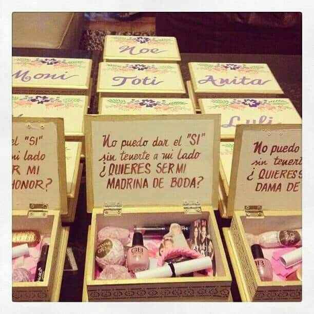  Pedir a las damas de honor y a los bestman - 1