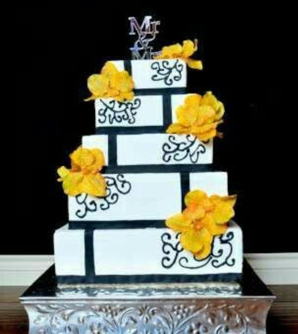 Pasteles Amarillos con Negro 3