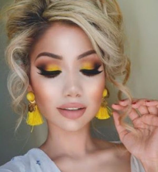 Maquillajes con tono amarillo 11