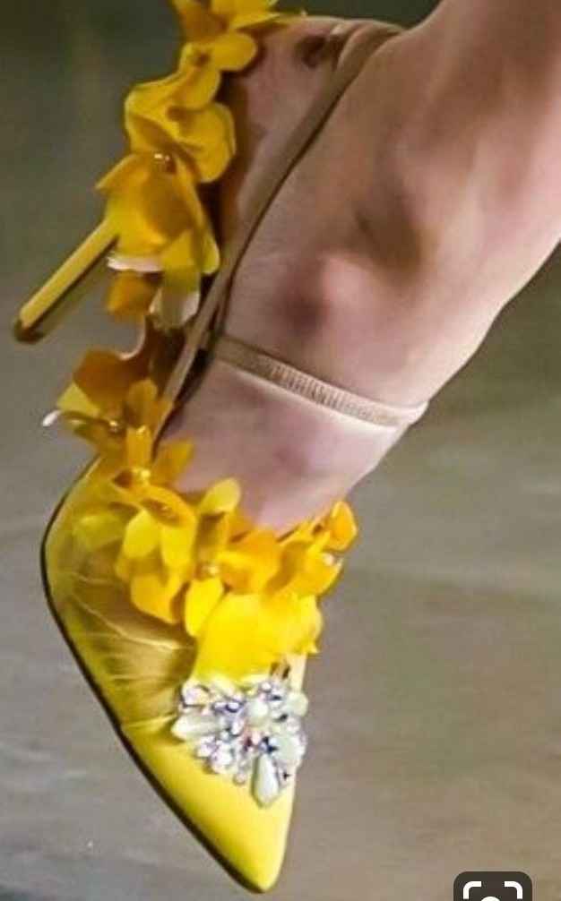 Zapatillas Amarillas - 2