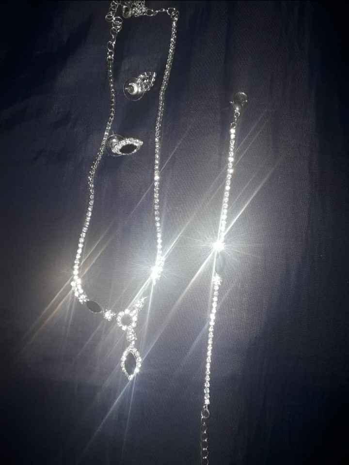 Qué tal zapatillas negras? - 3