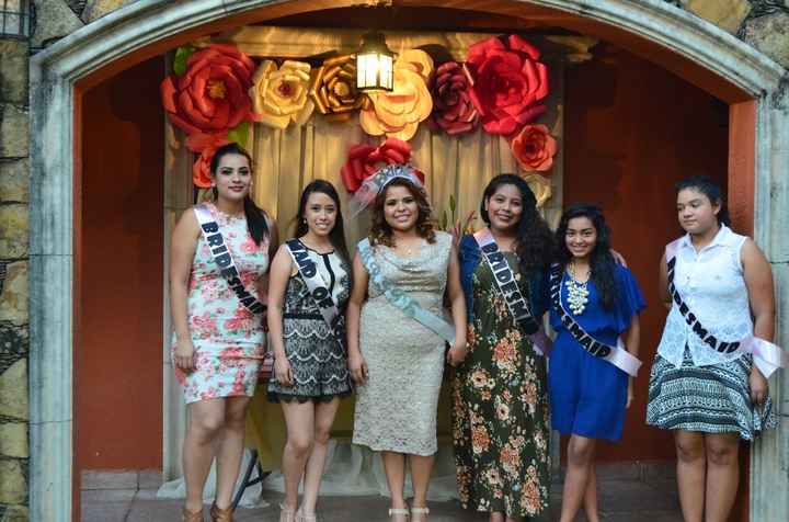 Con mis damas