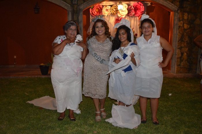 Con las novias de la noche :P