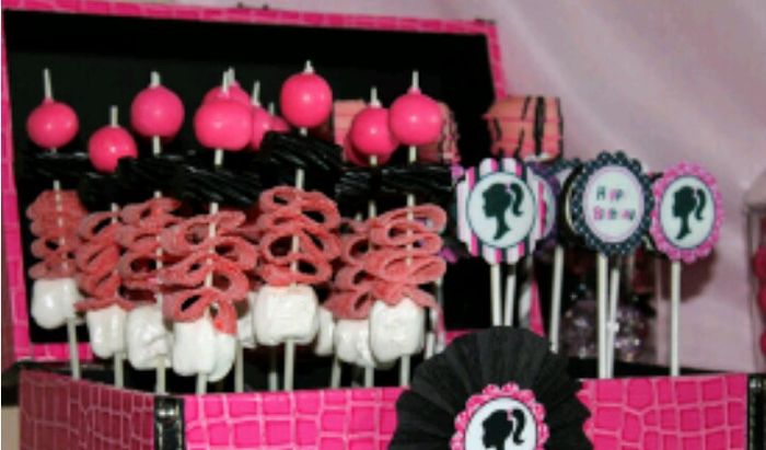 Temática Barbie en Despedida de Soltera. Pasteles en Rosa. 6