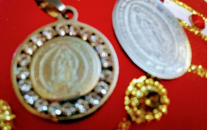 ¿qué significan las medallas entregadas en la boda? 1
