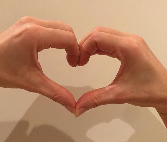 Manitas de corazón, fotografias de corazoncitos con sus manos. Las tienen? 3