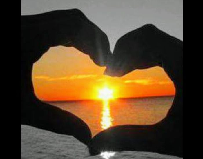 Manitas de corazón, fotografias de corazoncitos con sus manos. Las tienen? 5