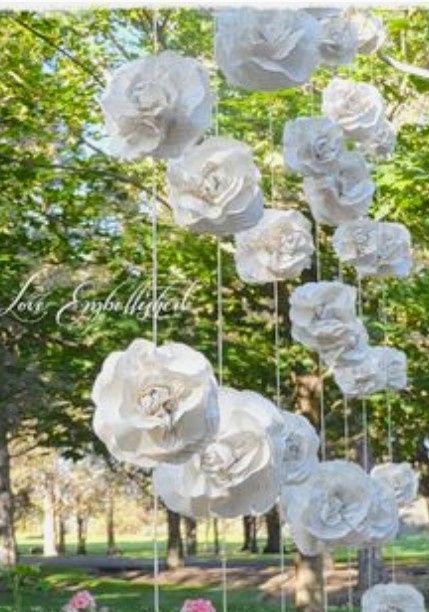 Flores gigantes decorativas en tu boda.así lucen en silla y cortina y así se hacen (diy) 20