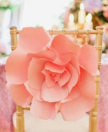 Flores gigantes decorativas en tu boda.así lucen en silla y cortina y así se hacen (diy) 32