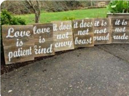 Decoración de señalamiento y letreros de madera para boda rústica o vintage. 5