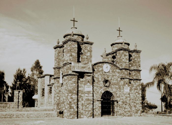 Templo Histórico en Tonalá, Jalisco. El Cerro de la Reyna. 22
