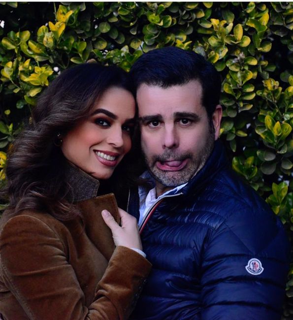 Biby Gaytán y sus Bodas de Plata.su hija diseñó su vestido. - 1