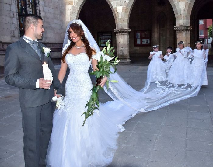 Si tu Fm tuviera que elegir tu vestido de boda.. 10
