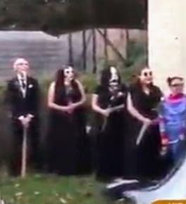 Novios se casan  de verdad con Temática de Halloween! 16