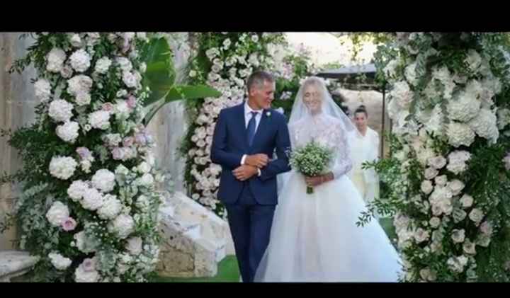 Chiara Ferragni Lució tres vestidos en su boda con rapero Ferez - 15