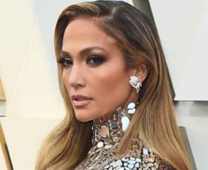 Jennifer López Revela cómo será su vestido de novia - 1