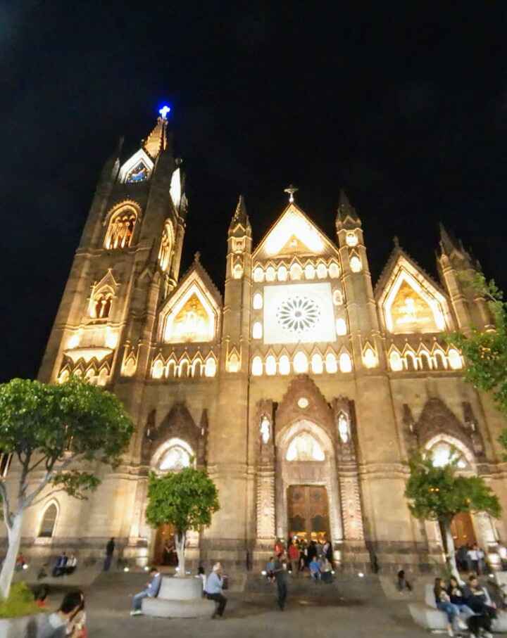Alguien se caso o se casara en el expiatorio de guadalajara jalisco? - 6