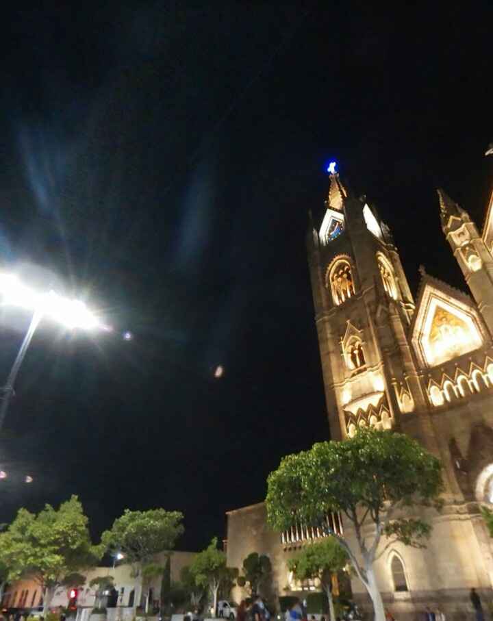 Alguien se caso o se casara en el expiatorio de guadalajara jalisco? - 7