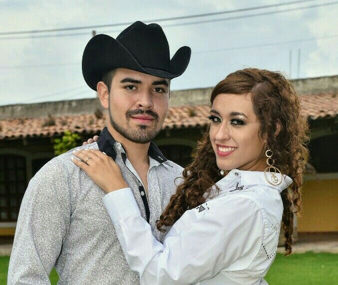 Outfits en pareja color azul 23