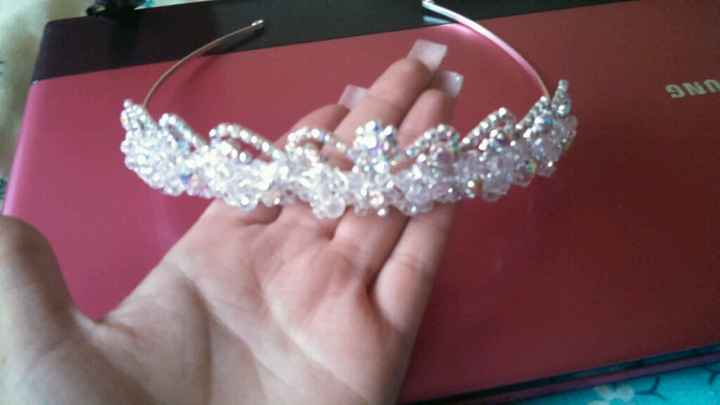 Que tipo de tocado puedo utilizar para este peinado - 2